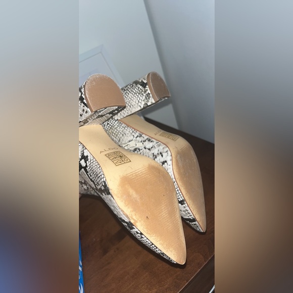 Also snake skin boots, worn once and size six - Picture 3 of 5